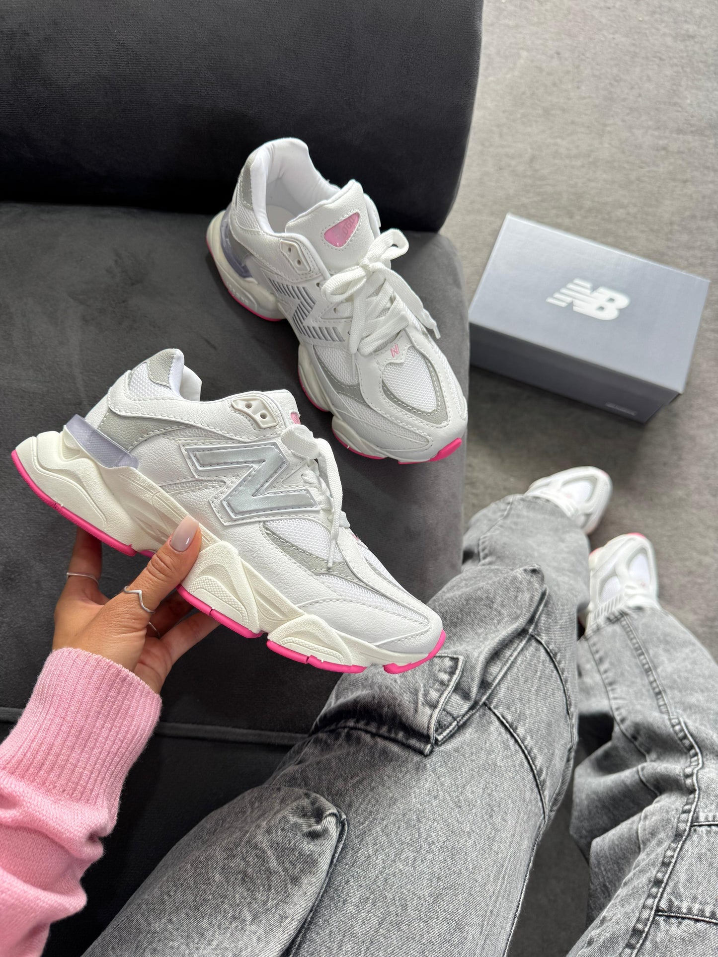 TÊNIS NEW BALANCE 9060 Branco e Rosa