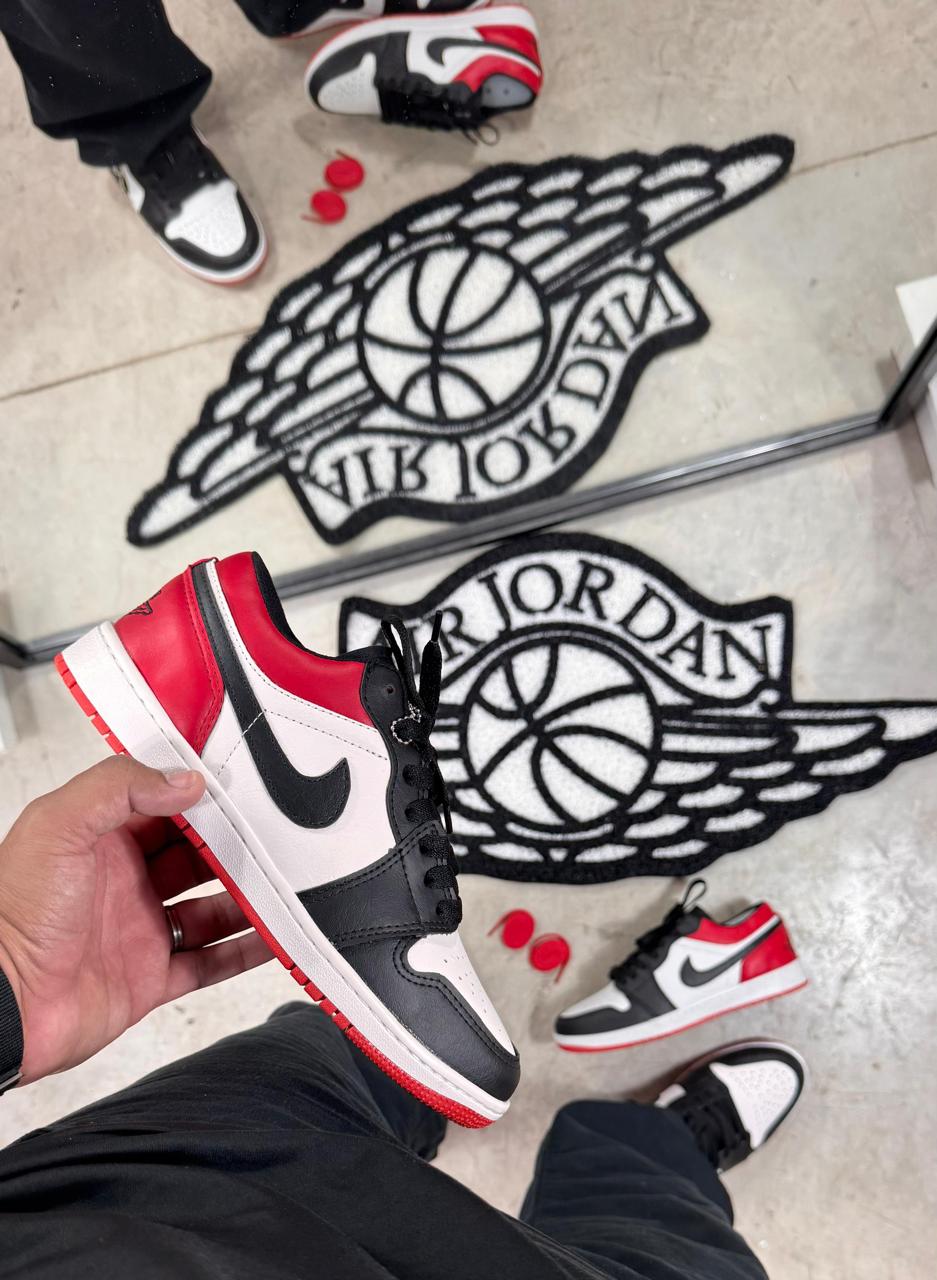 Tênis Jordan Low Tricolor