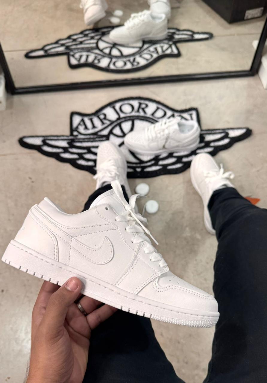 Tênis Jordan Low Branco