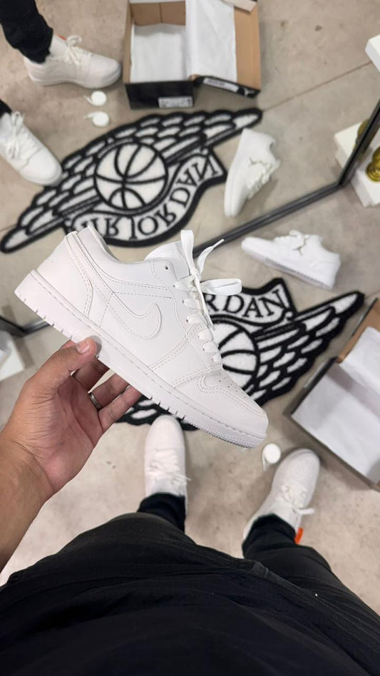 Tênis Jordan Low Branco