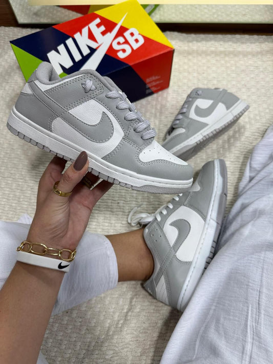 Tênis Nike Dunk Low Cinza