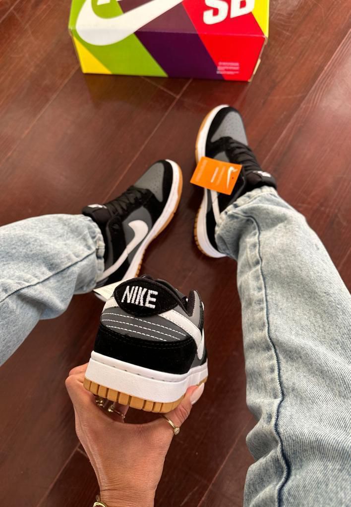 Tênis Nike Dunk Low