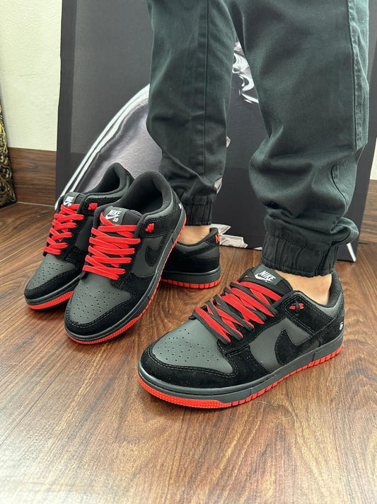 Tênis Nike Dunk Low "Black Pigeon"