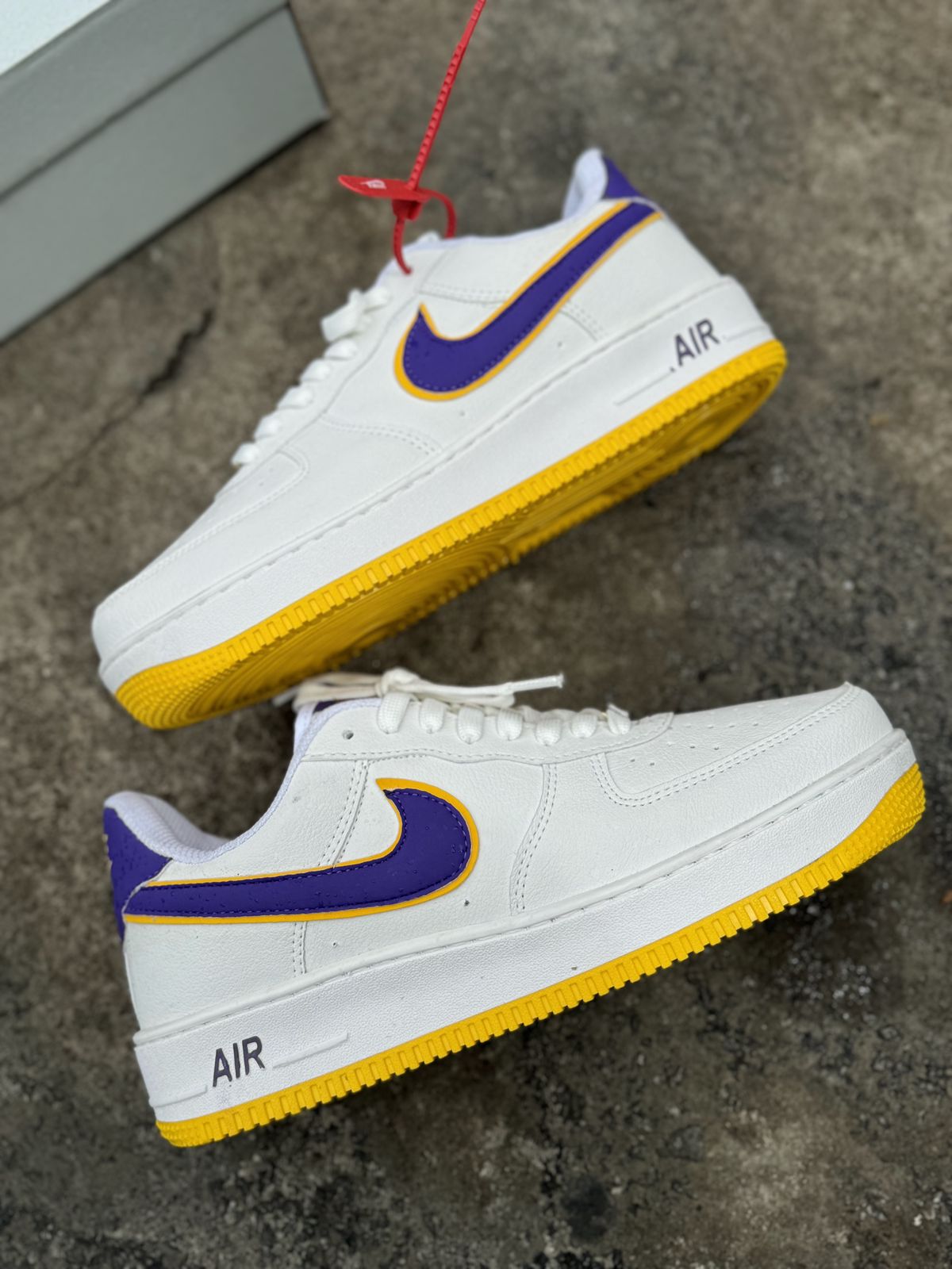 Tênis Nike Air Force 1 Lakers